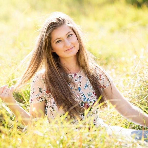 Meet your Posher, Aubrey - Picture 1 of 1